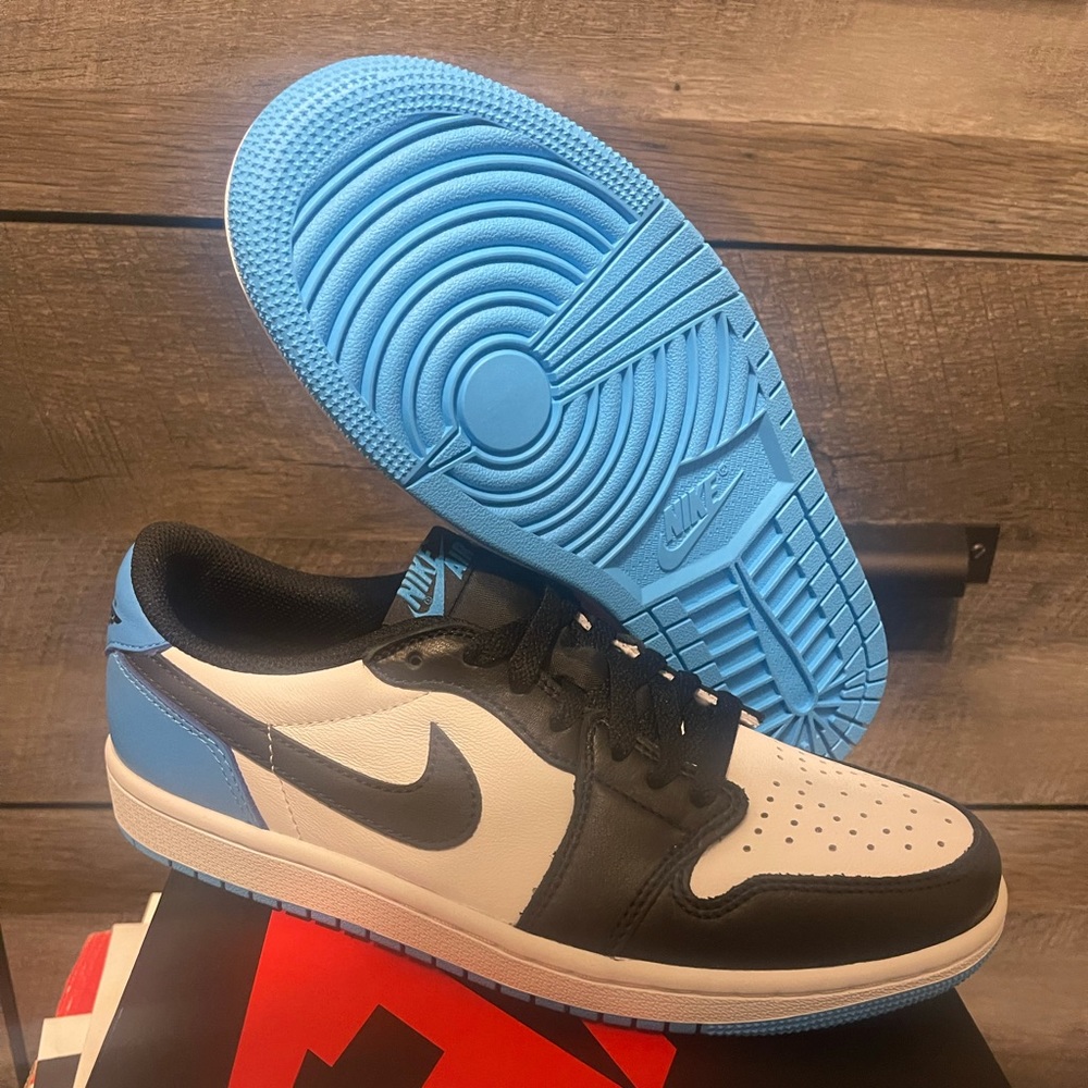 Jordan 1 Low UNC